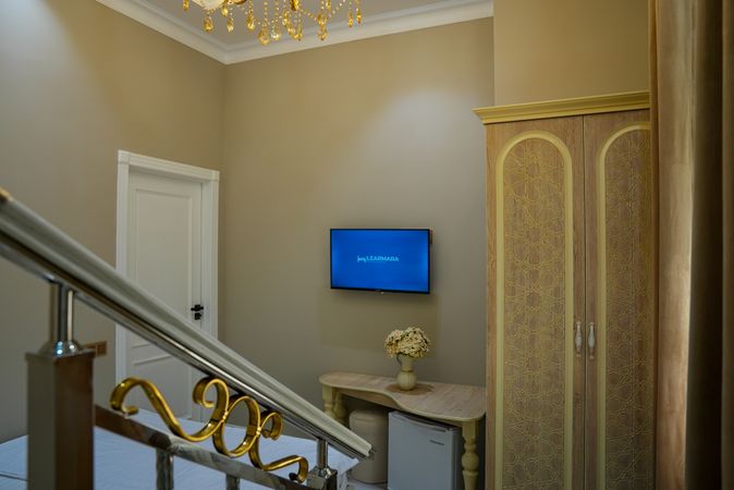 Bibi-Khanym Suite (N4) — 2